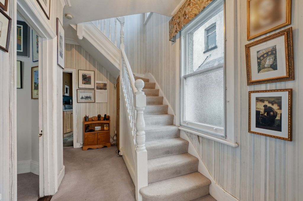 Additional image 17 of 4 bed semi-detached house for salePark Hill, Carshalton SM5
