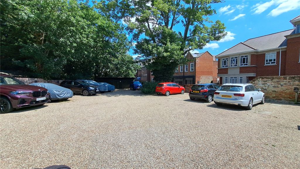 Additional image 6 of 2 bed flat for saleHigh Street, Chelmsford, Essex CM1