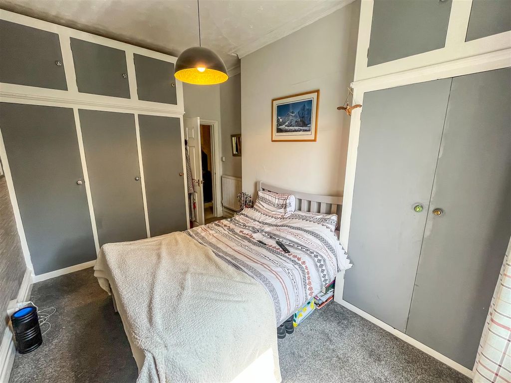 Additional image 8 of 2 bed flat for saleSt Johns Road, Buxton SK17