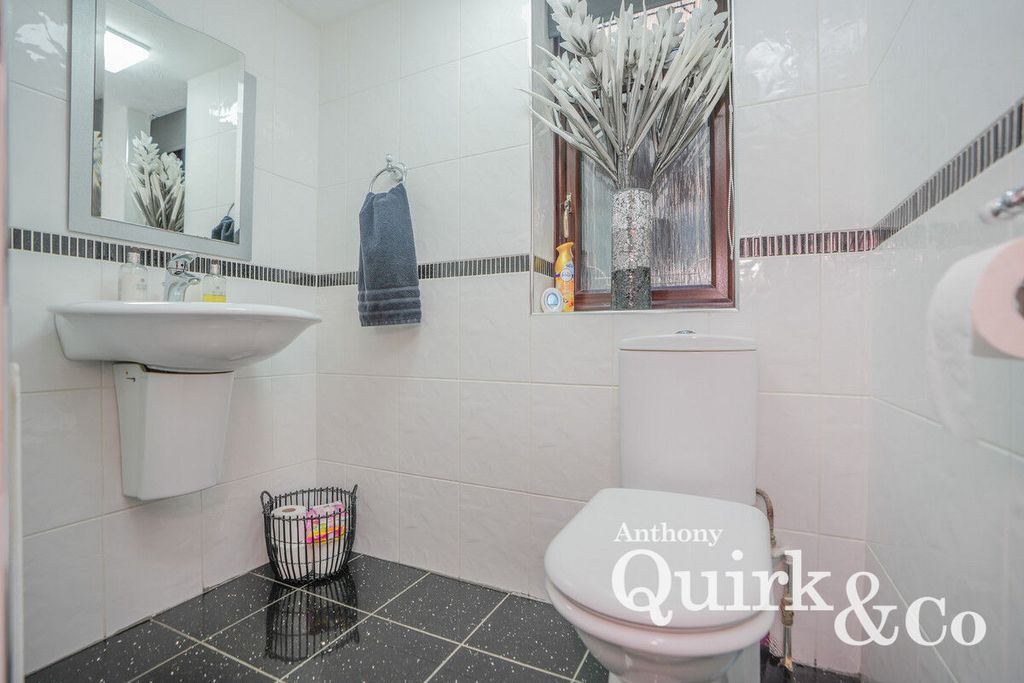 Additional image 11 of 4 bed detached house for saleLarup Avenue, Canvey Island SS8