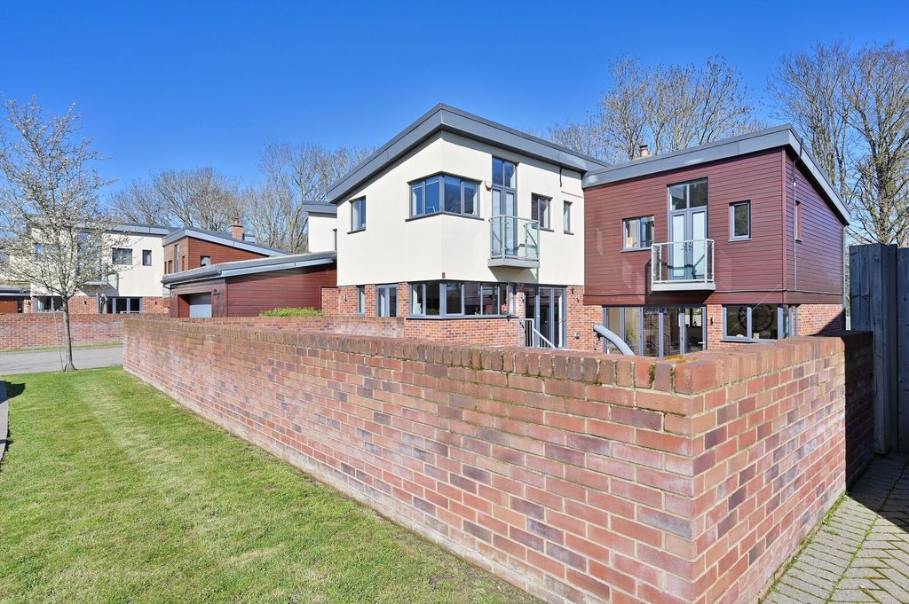 Additional image 44 of 5 bed detached house for saleThe Harlequins, Sandy Lane, Bushey WD23