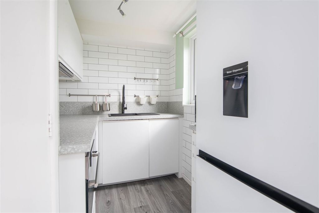 Additional image 7 of 1 bed flat for saleOak Croft, Clayton-Le-Woods, Chorley PR6