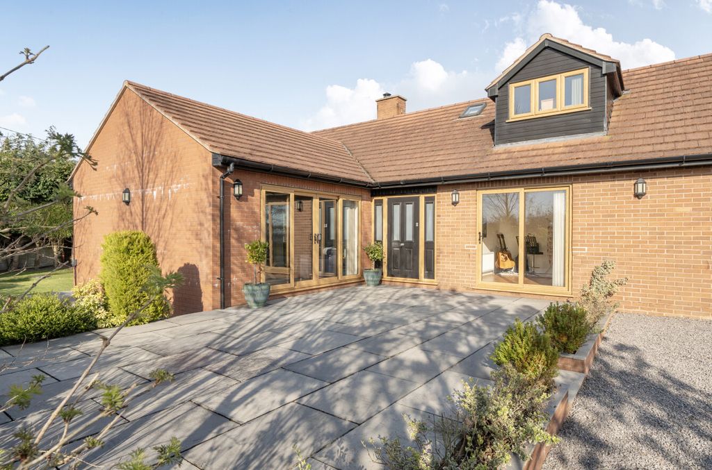 Additional image 25 of 4 bed bungalow for saleChard Common, Chard, Somerset TA20