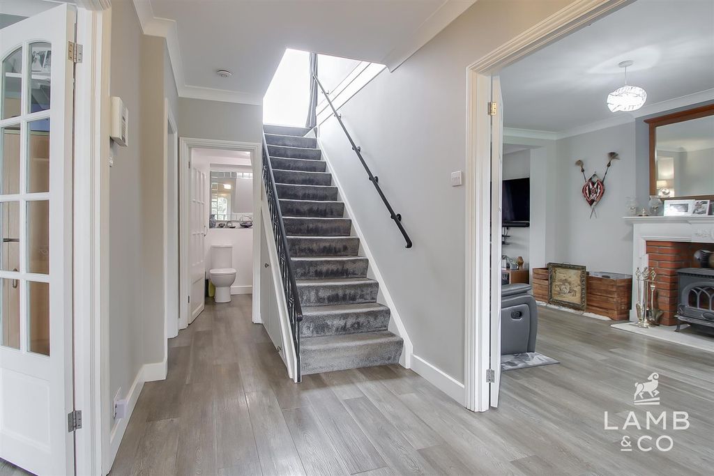 Additional image 5 of 5 bed detached house for saleLondon Road, Little Clacton CO16