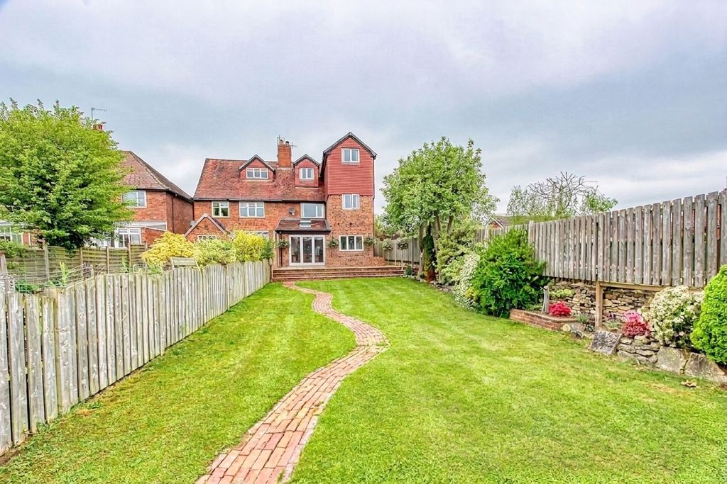 Additional image 3 of 5 bed semi-detached house for saleShaftesbury Avenue, Ashgate, Chesterfield, Derbyshire S40