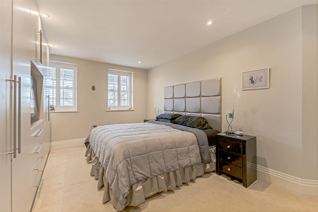 Additional image 2 of 2 bed flat for saleSparrows Herne, Bushey WD23