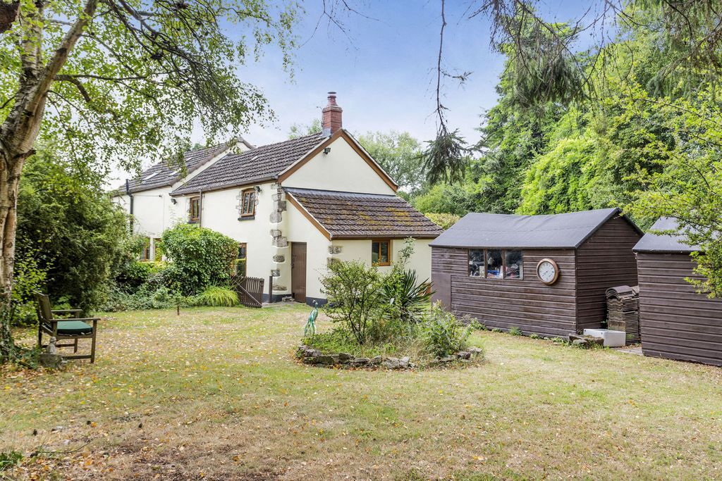 5 bed detached house for saleLlandavenny, Magor, Caldicot, Monmouthshire NP26