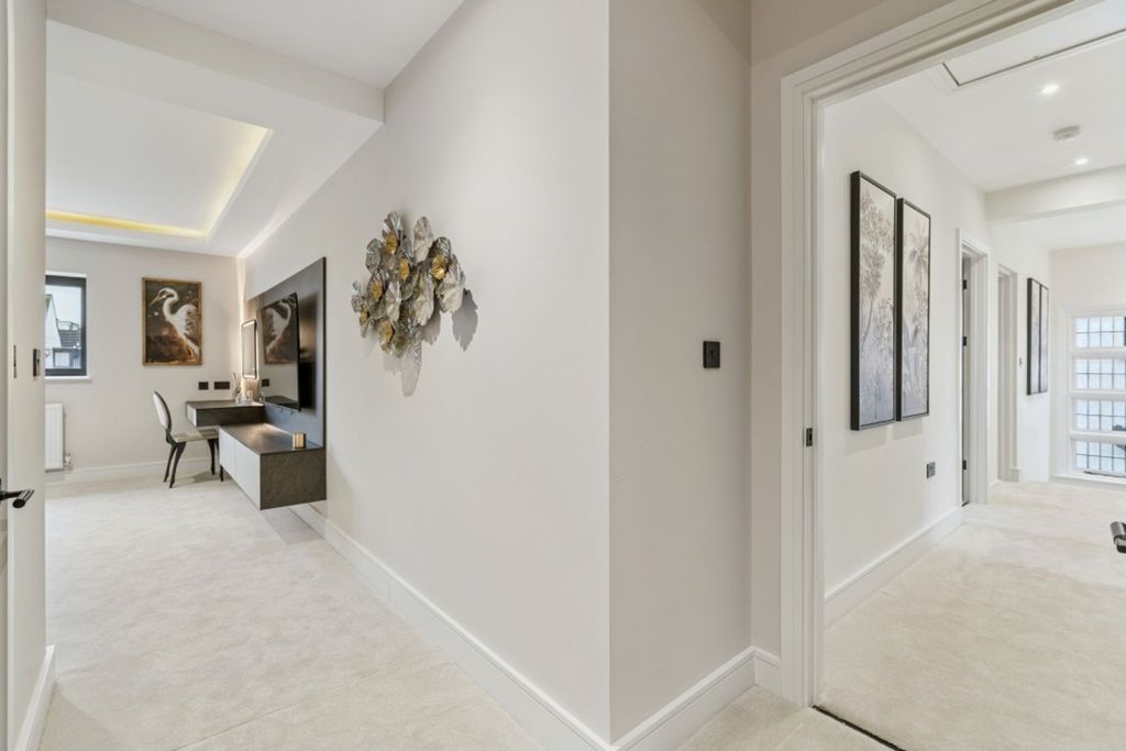 Additional image 20 of 5 bed detached house for saleAldenham Road, Bushey WD23
