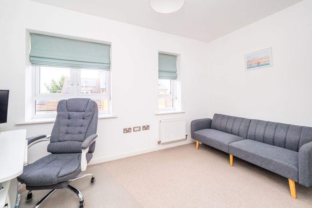 Additional image 6 of 2 bed flat for saleDiamond Jubilee Way, Carshalton, Surrey SM5
