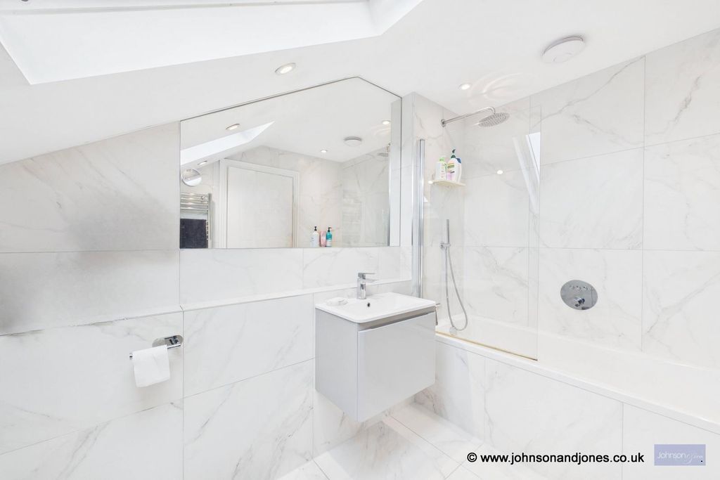 Additional image 2 of 2 bed flat for salePortman House, Chertsey KT16