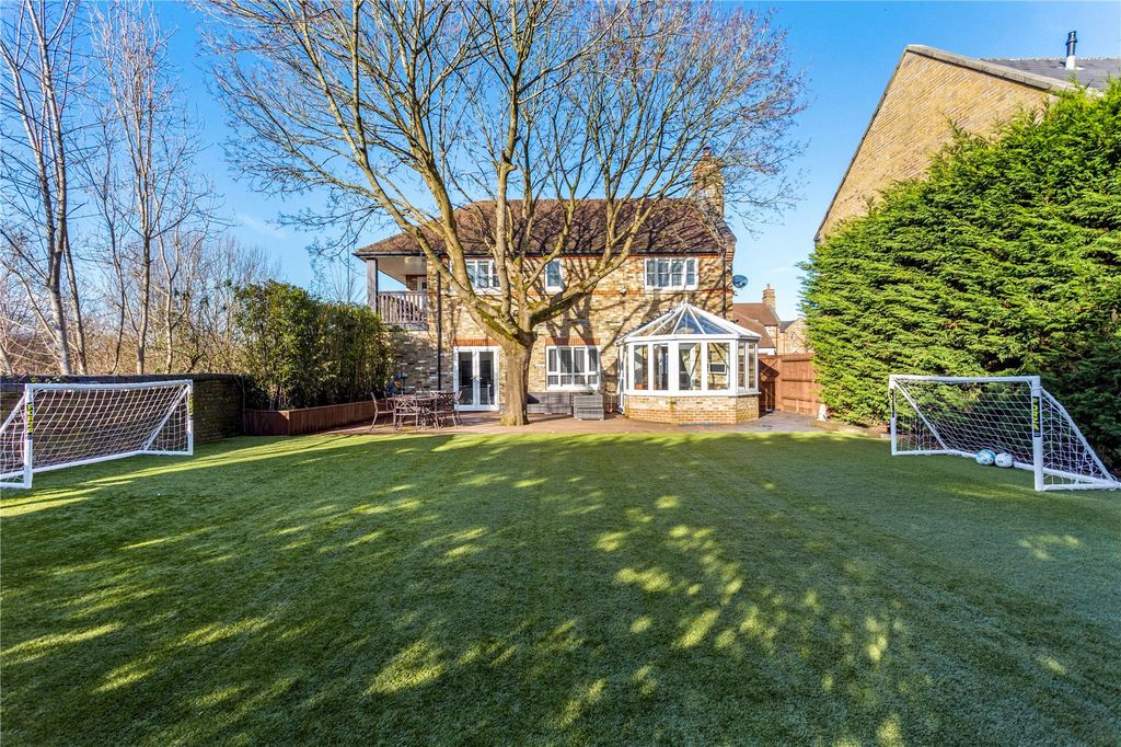 Additional image 8 of 5 bed detached house for saleGowrie Place, Caterham CR3