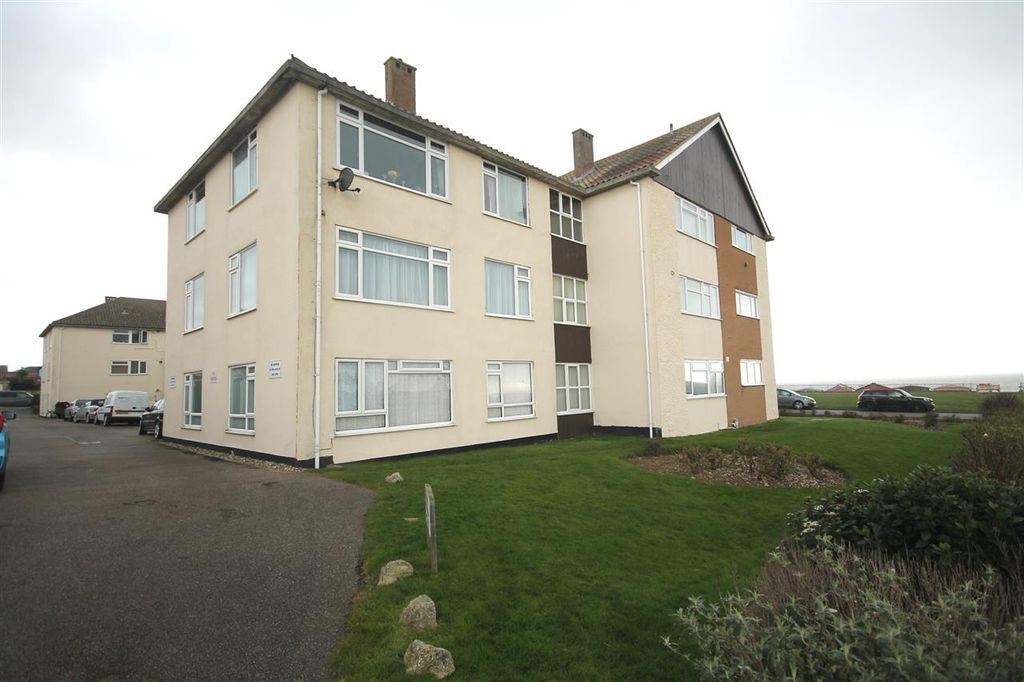 Additional image 8 of 2 bed flat for saleMarine Court, Marine Parade West, Clacton On Sea CO15