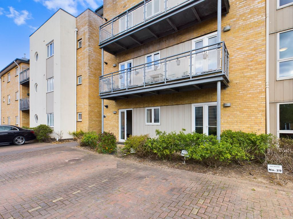 Additional image 2 of 1 bed flat for saleIsis House, Bridge Wharf, Chertsey, Surrey KT16