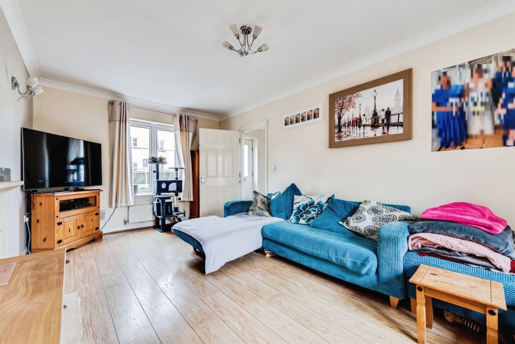 Additional image 3 of 5 bed terraced house for saleElmhurst Way, Carterton OX18