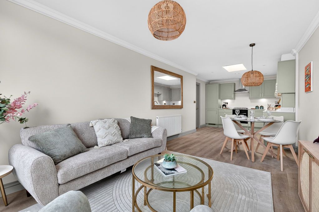 Additional image 3 of 2 bed flat for saleGuildford Street, Chertsey KT16