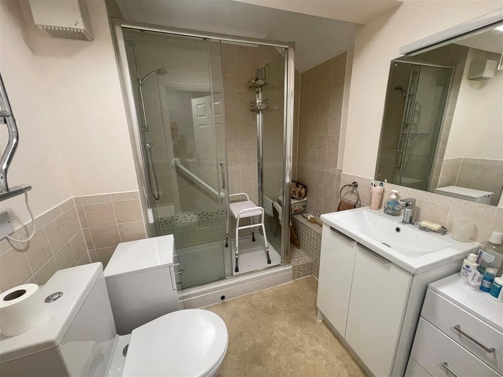 Additional image 8 of 2 bed flat for saleCastle Lodge, Chippenham SN15
