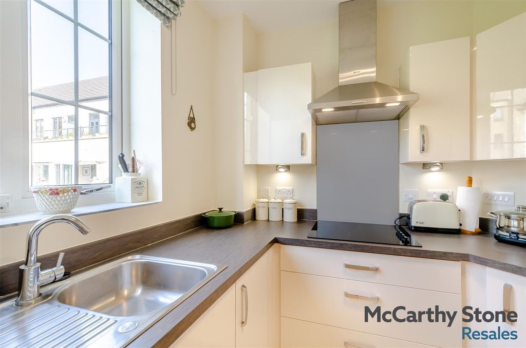Additional image 4 of 1 bed flat for saleTrinity Road, Chipping Norton, Oxfordshire OX7