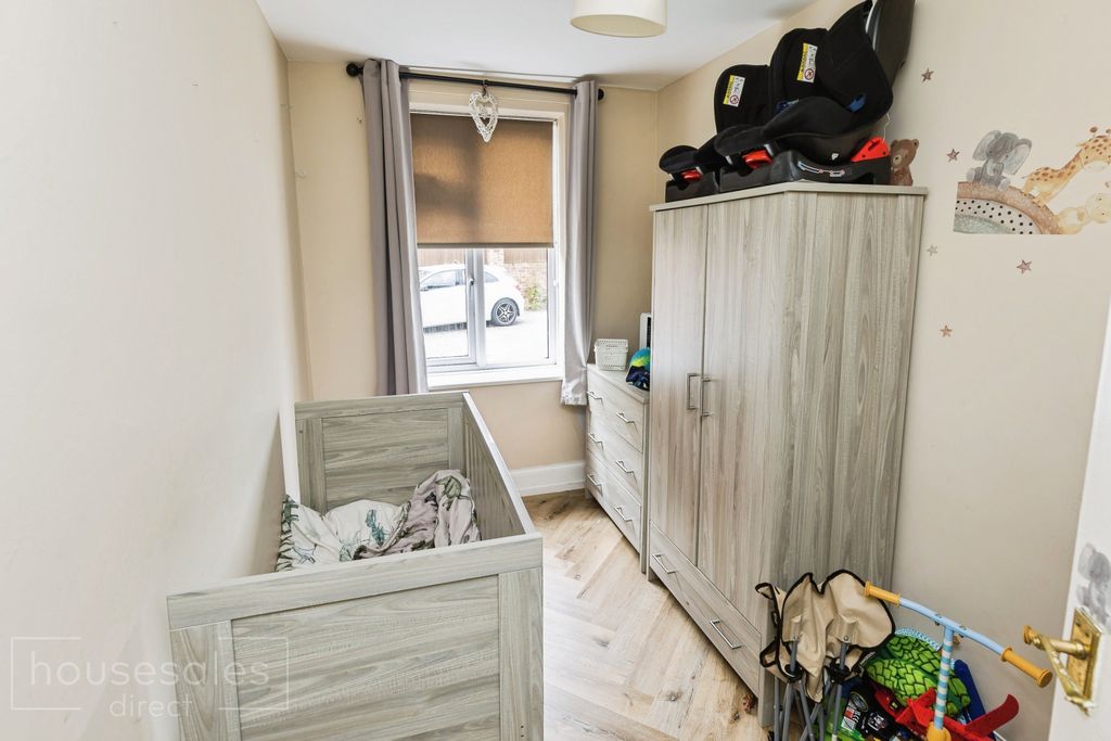 Additional image 6 of 2 bed flat for saleRedland Close, Chester CH4