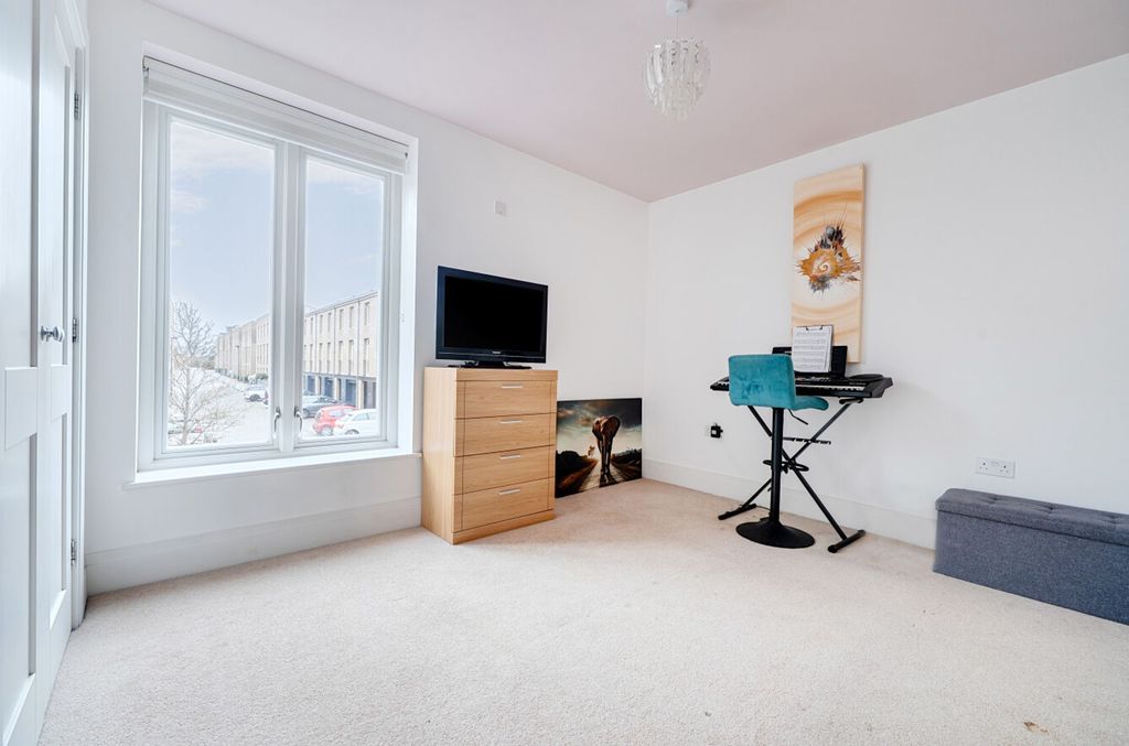 Additional image 16 of 3 bed flat for saleBroakes Road, Chichester PO19