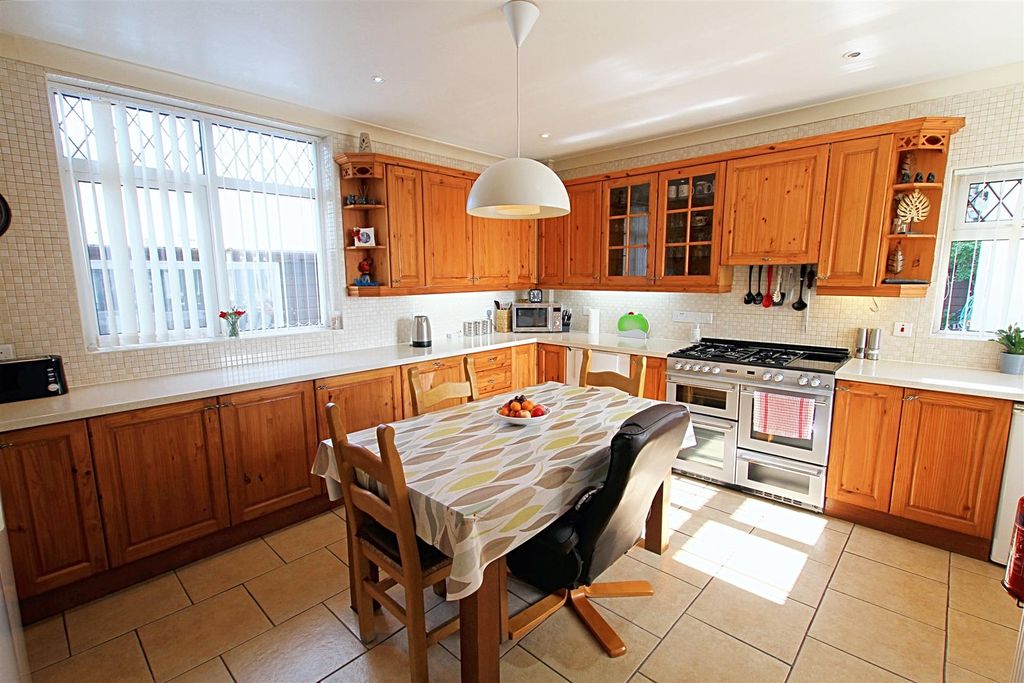 Additional image 4 of 7 bed detached house for saleParc Avenue, Gwbert Road, Cardigan SA43