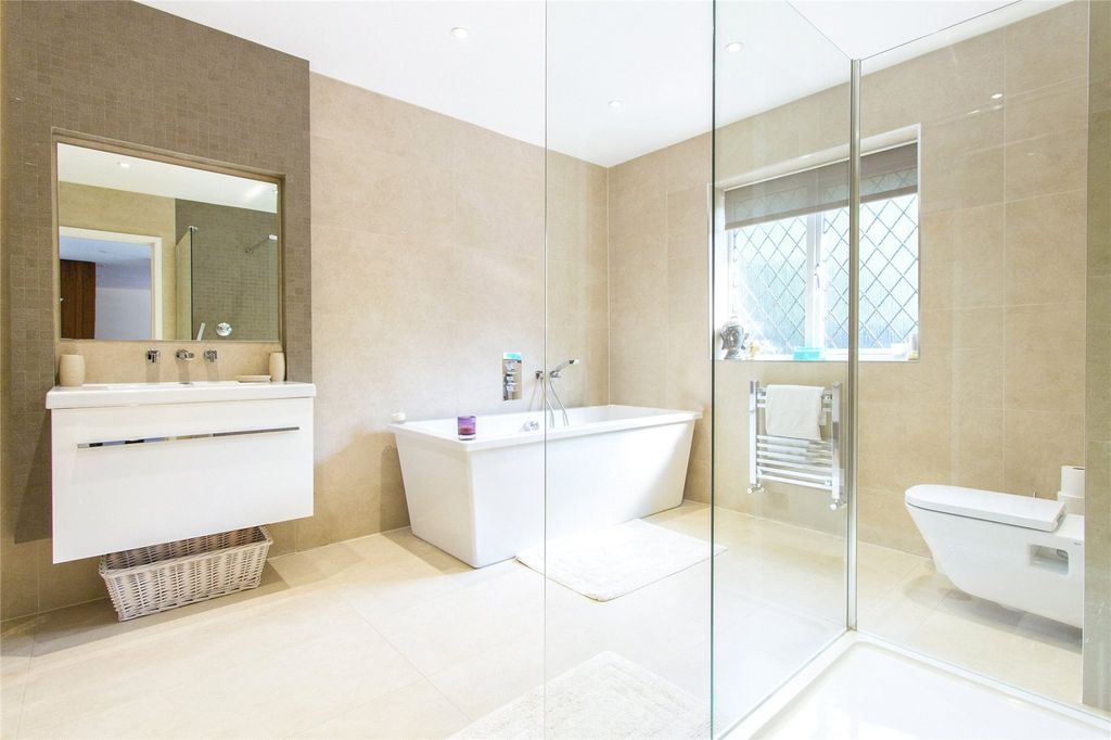 Additional image 11 of 6 bed detached house for saleCaldecote Gardens, Bushey, Hertfordshire WD23