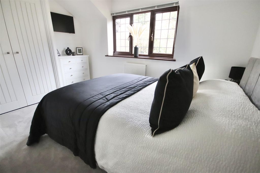 Additional image 20 of 4 bed detached house for saleExeter Close, Chippenham SN14