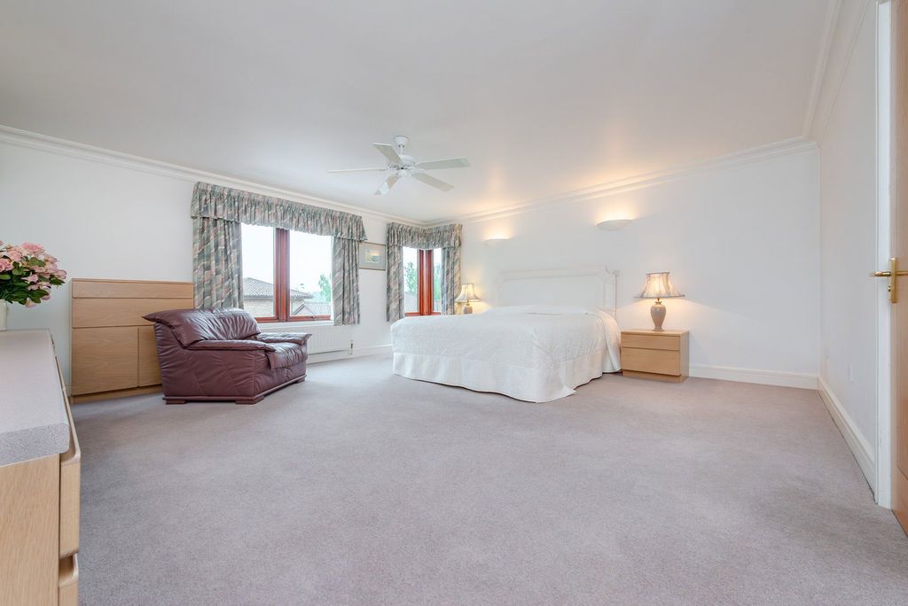 Additional image 23 of 5 bed flat for saleSt. Mary's Mount, Caterham CR3