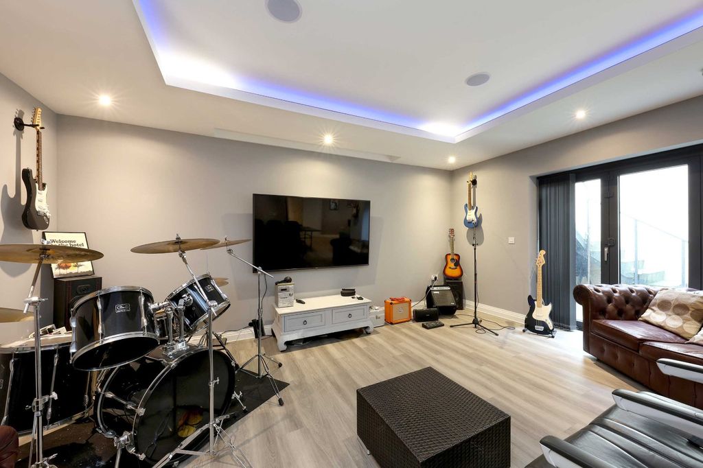 Additional image 9 of 6 bed country house for saleDeanway, Chalfont St. Giles, Buckinghamshire HP8