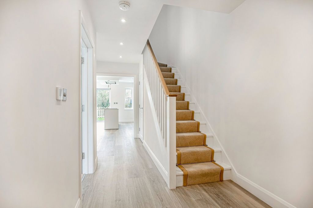 Additional image 4 of 3 bed semi-detached house for saleLondon Road, Cheltenham GL52