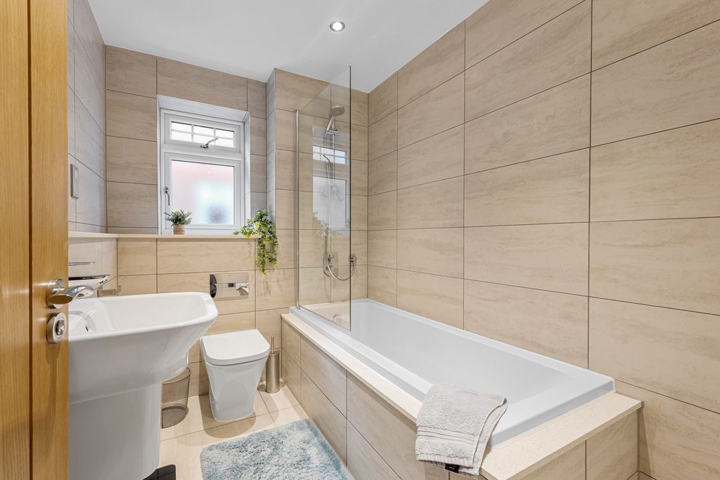 Additional image 15 of 3 bed semi-detached house for saleThe Crescent, Caterham CR3