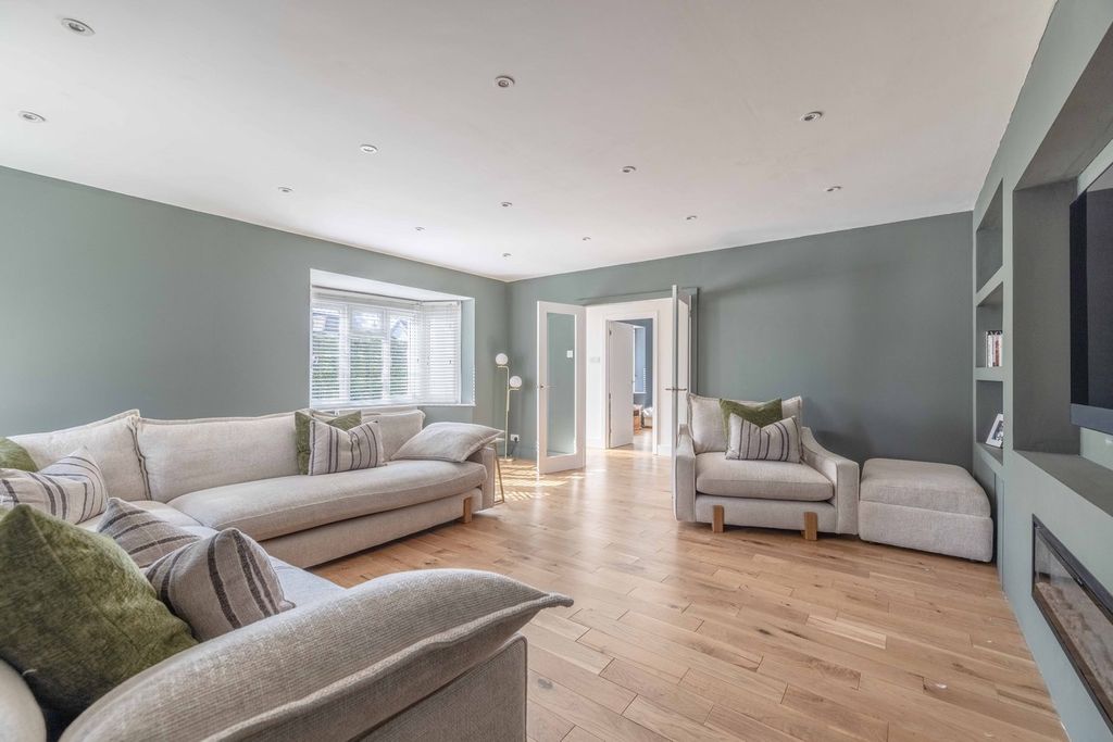 Additional image 6 of 4 bed detached house for saleSycamore Road, Chalfont St Giles HP8