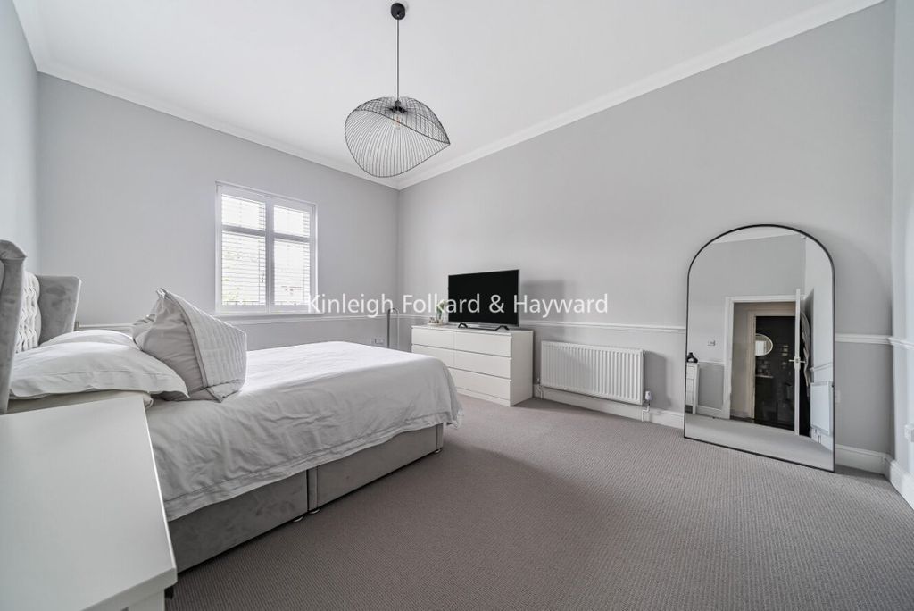 Additional image 3 of 3 bed flat for saleCamden Grove, Chislehurst BR7