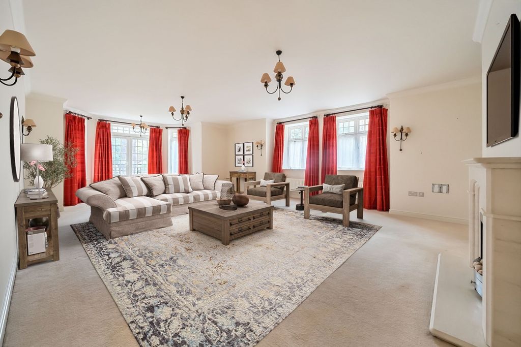 Additional image 2 of 2 bed flat for saleWorsley Grange, Kemnal Road, Chislehurst, Kent BR7