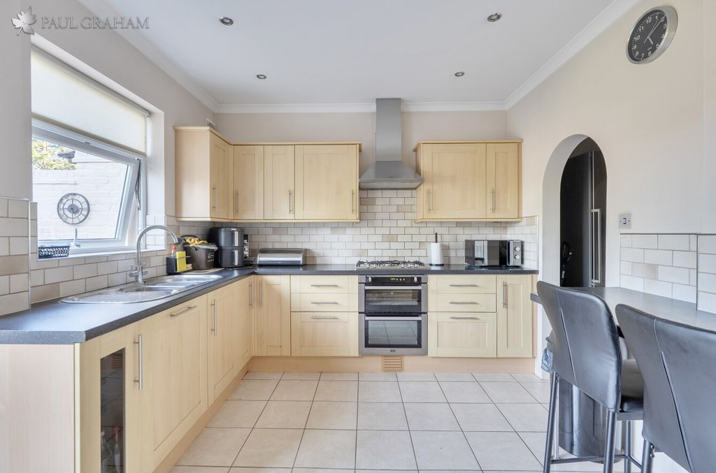 Additional image 4 of 5 bed semi-detached house for saleOxford Road, Carshalton SM5