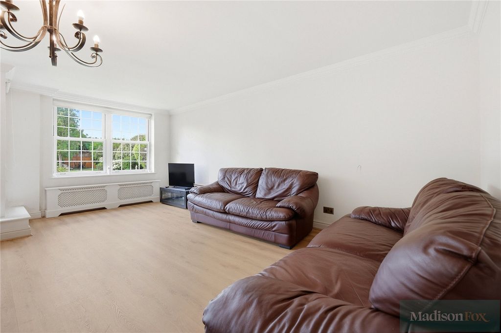 Additional image 6 of 2 bed flat for saleManor Road, Chigwell, Essex IG7