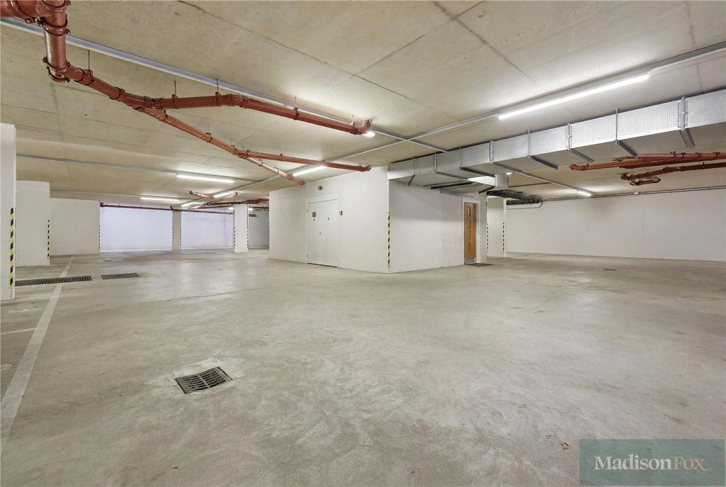 Additional image 24 of 2 bed flat for saleHigh Road, Chigwell, Essex IG7