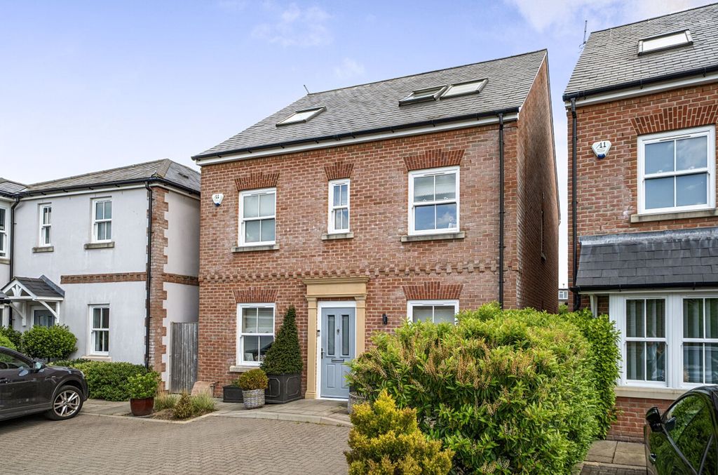 Additional image 14 of 4 bed detached house for saleLyndhurst Place, Chichester PO19