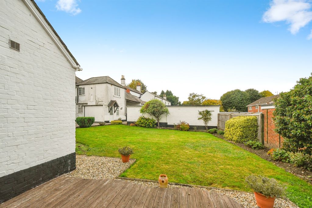 Additional image 11 of 2 bed flat for saleLondon Road, Marlborough SN8
