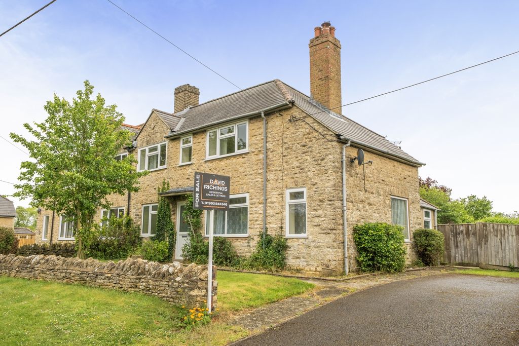 3 bed semi-detached house for saleThe Leaze Barns Lane, Burford, Oxfordshire OX18