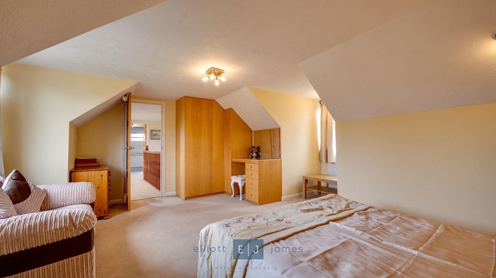 Additional image 36 of 5 bed detached house for saleLee Grove, Chigwell IG7