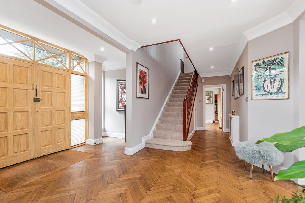 Additional image 6 of 5 bed villa for saleLaurino Place, Bushey WD23