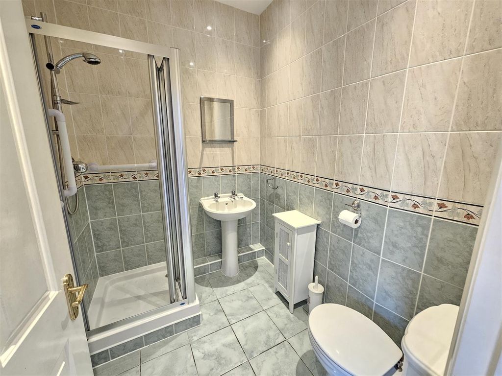 Additional image 7 of 2 bed flat for saleNewmarket Court, Tavistock PL19