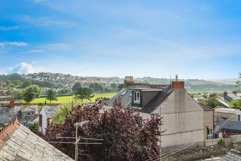 Additional image 3 of 2 bed flat for saleFernleigh Road, Wadebridge, Cornwall PL27