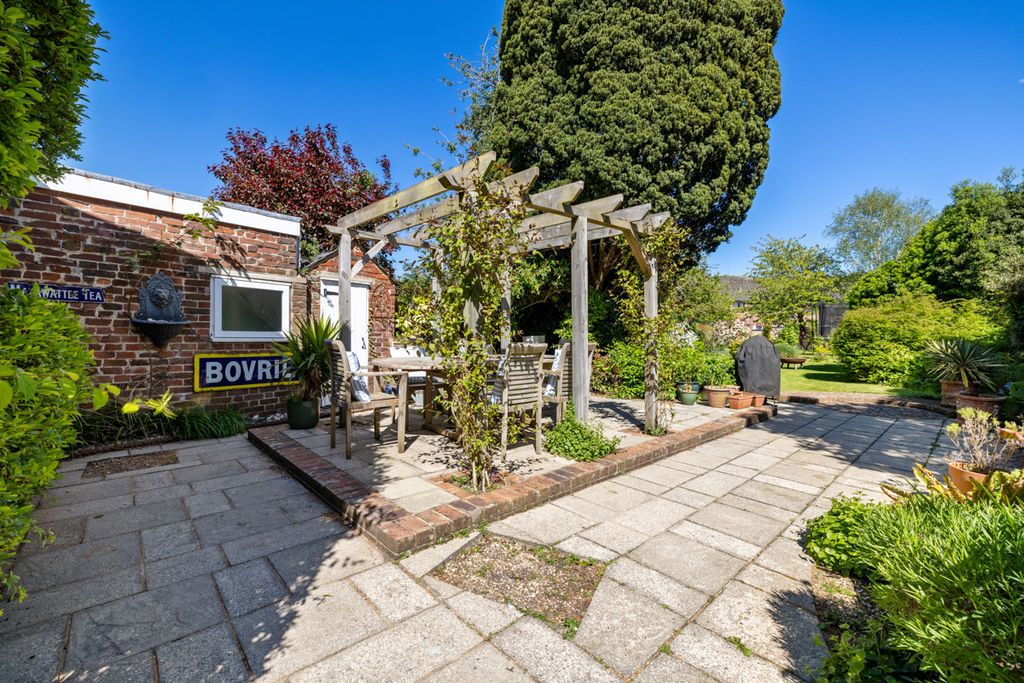 Additional image 30 of 4 bed semi-detached house for saleWhyke Road, Chichester PO19