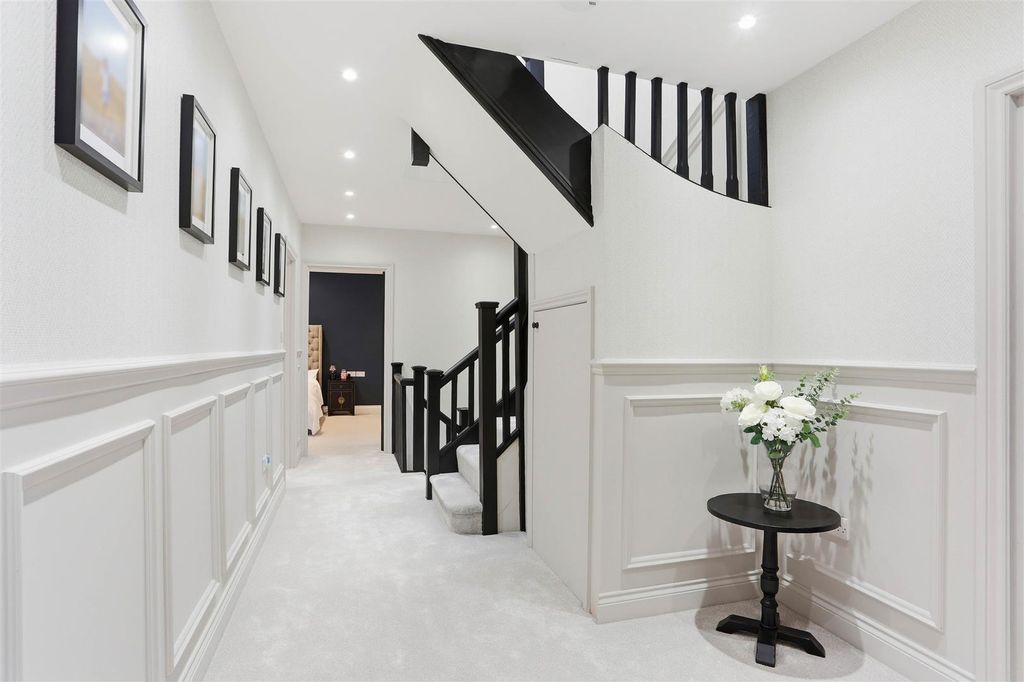 Additional image 27 of 7 bed detached house for saleWest Way, Carshalton SM5