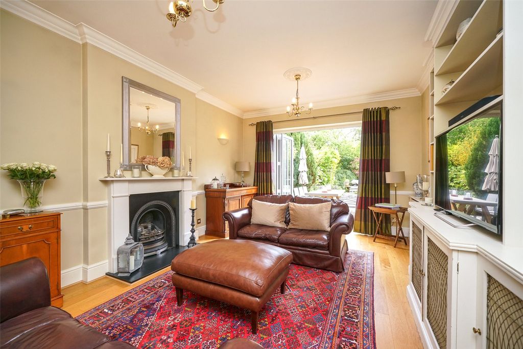 Additional image 9 of 5 bed detached house for saleChiltern Close, Bushey, Hertfordshire WD23