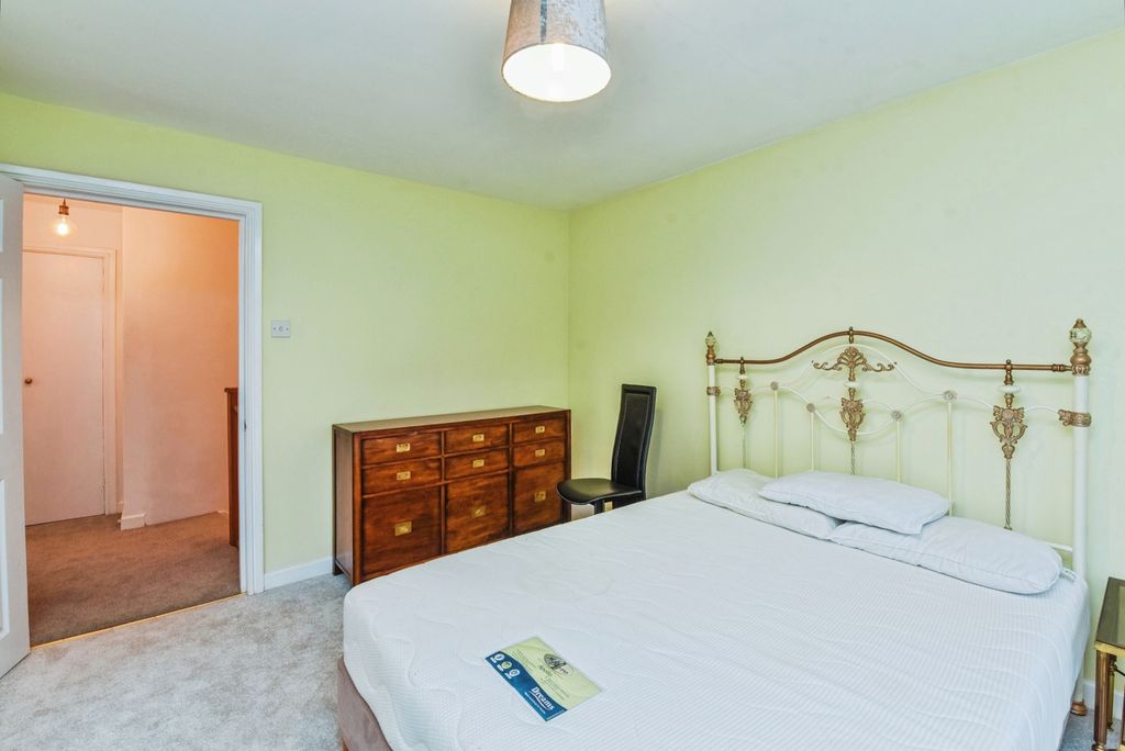 Additional image 7 of 2 bed flat for saleSadler Street, Wells, Somerset BA5