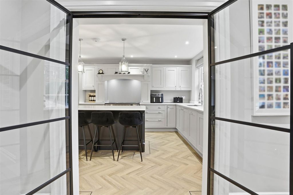 Additional image 11 of 7 bed detached house for saleWest Way, Carshalton SM5