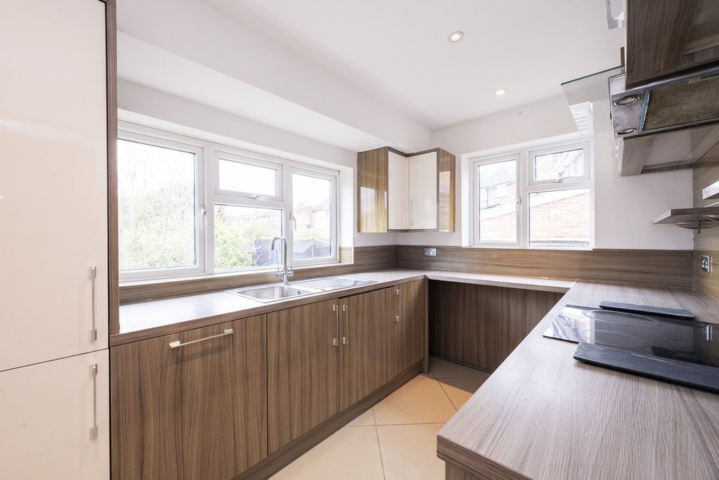 Additional image 5 of 2 bed flat for saleDarvell Drive, Chesham HP5