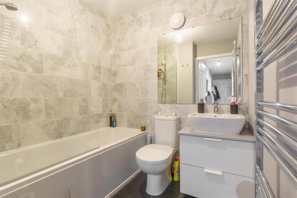 Additional image 6 of 2 bed flat for salePort Rise, Chatham ME4